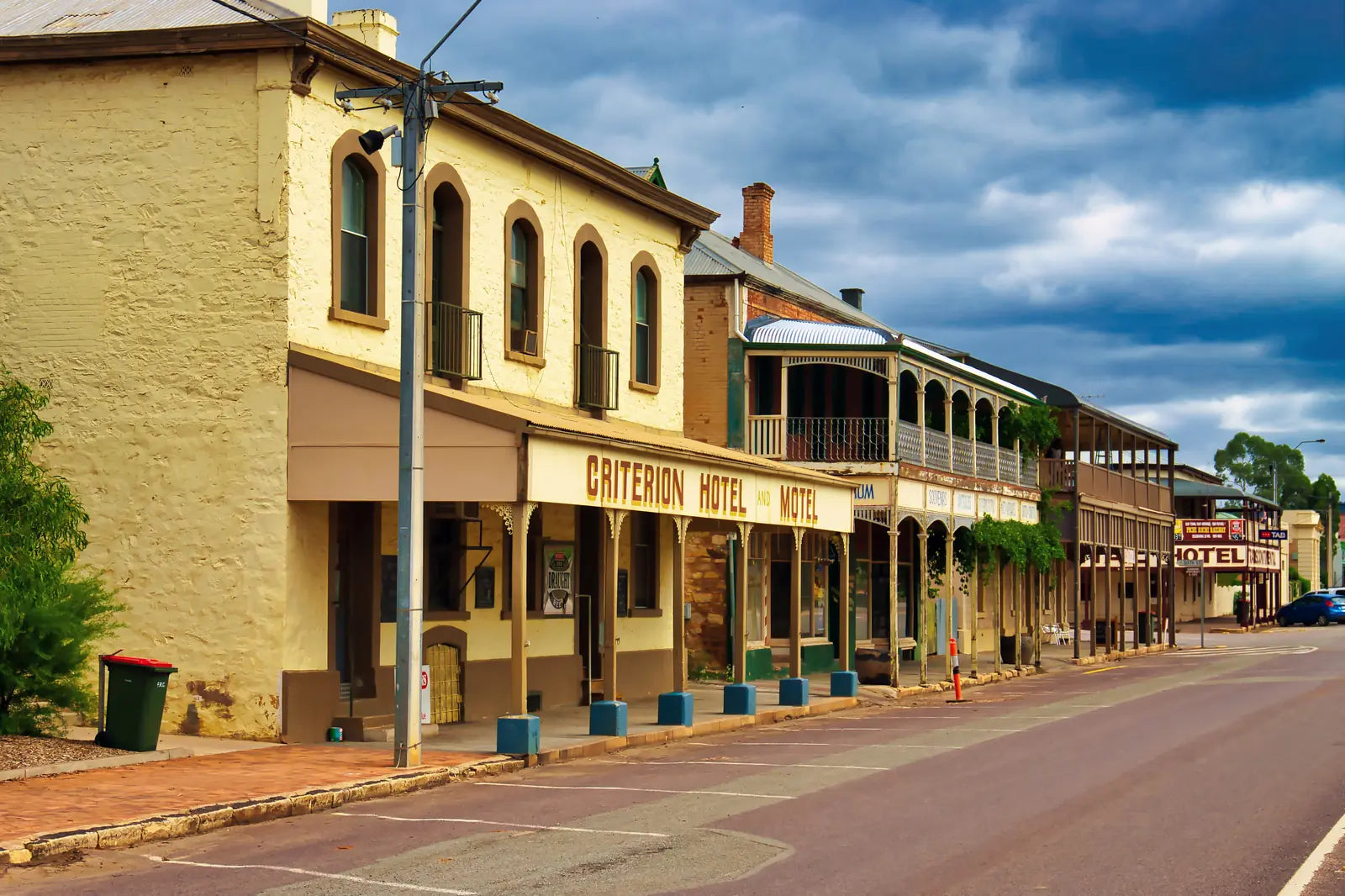 Flinders Ranges, Lake Eyre, Birdsville & Marree 5 Day Eco Tour from Adelaide | Outback Safari - Zero Trace Tours